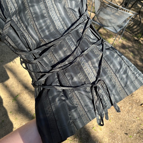 Y2K Archive Lace-Up Blouse - Picture 4 of 13